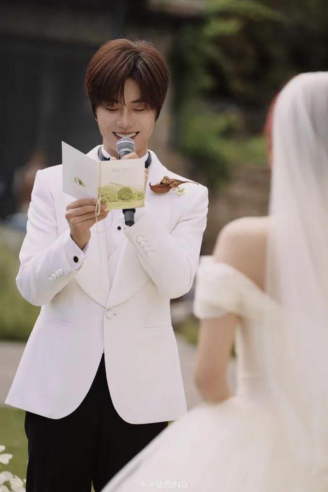 4 娱乐圈幸福婚讯大盘点龙8国际龙8网站202(图14)